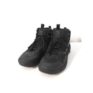 Mens size 10.5 Vans UltraRange High Shoe